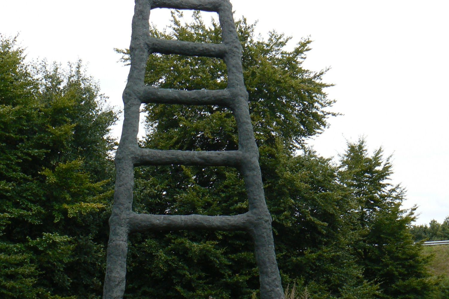 De ladder van Armando, een herdenkingsmonument bij Kamp Amersfoort