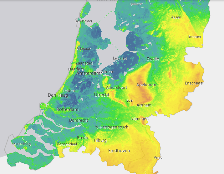 Kaart van Nederland waarop de hoogte met kleuren is aangegeven.